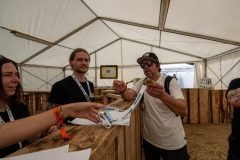 crew_24-7883